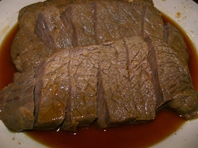 牛モモ肉の漬け焼き