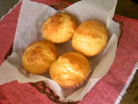 ホットケーキMIXでバナナと桃缶のケーキ