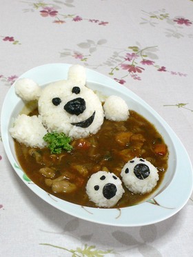 デコカレー☺白クマさんの海水浴