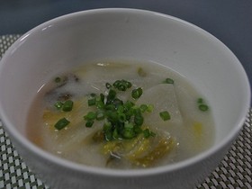 白菜の漬物で粕汁風。