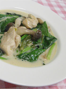 鶏とほうれん草のクリーム煮
