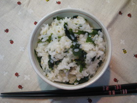 なつかし〜♪給食のわかめごはん