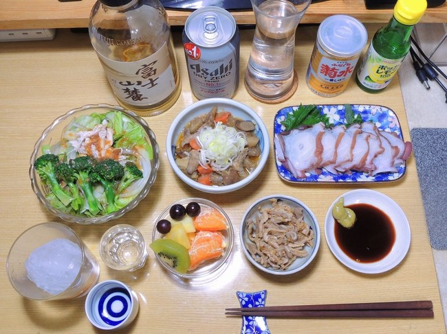 昨日の晩酌 メニューはタコのお刺身 もつ煮込み 昨日の晩酌日記 By青麺記 クックパッドブログ