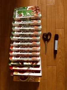 高齢者 在宅介護 脳トレーニングでレトルトカレーの空き箱を使って とんち文字クイズ 高齢者 デイサービス 老人ホーム 室内簡単レクリエーション クックパッドブログ