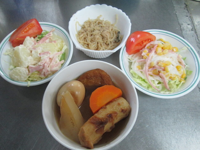 おでんと３種類の副菜 かきいちの今日の昼ご飯 クックパッドブログ