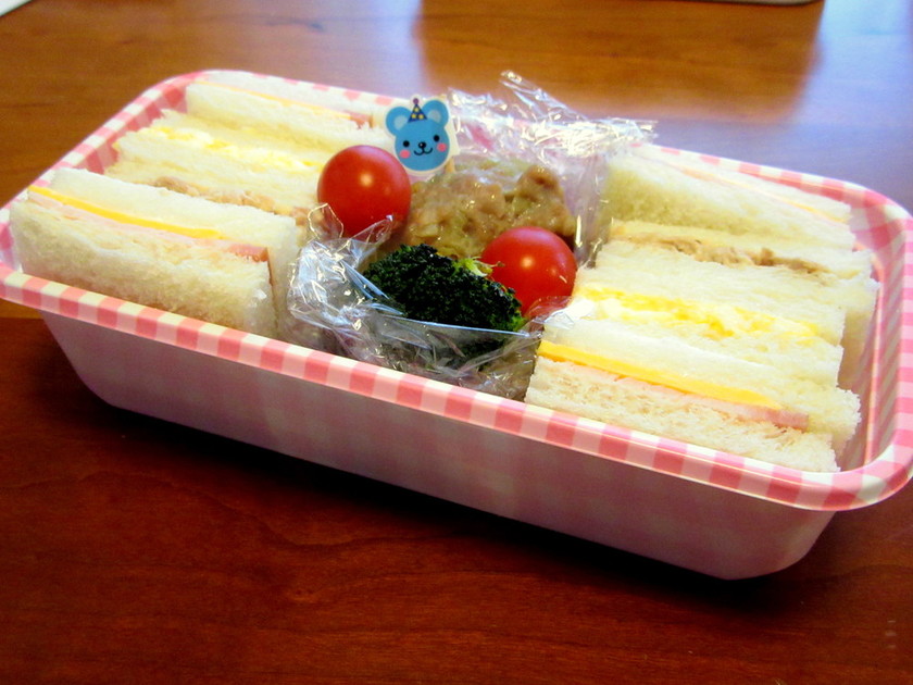 息子の遠足弁当 Happy Eaters クックパッドブログ