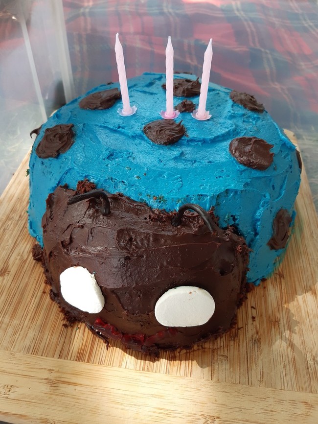 3歳のお誕生日ケーキ 青色のてんとう虫 ヴィーガン生活を楽しむ日々 クックパッドブログ