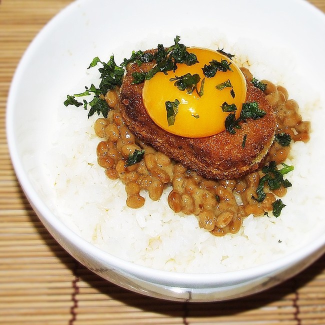 そうだ 納豆ご飯にコロッケをのせてみよう 人生を愛せ 愛する人生を生きろ クックパッドブログ
