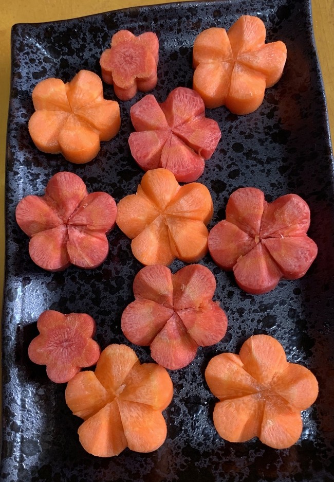 にんじんの飾り切り 初心者のごはん日記 クックパッドブログ にんじんの飾り切り 初心者のごはん日記 クックパッドブログ