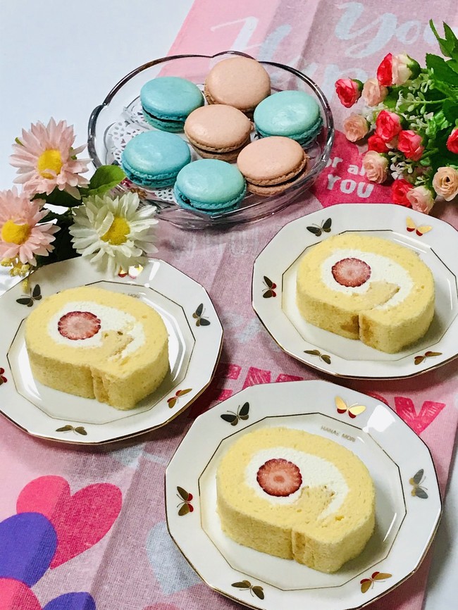 ロールケーキとマカロン まめ板と餃子 てんとう虫 あおい の愛と妄想のキッチン クックパッドブログ