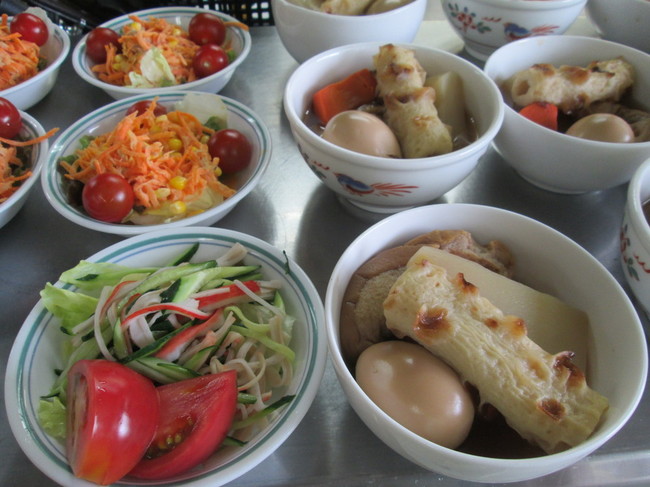 おでんと２種のサラダ かきいちの今日の昼ご飯 クックパッドブログ