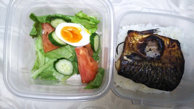夜はそばとトマトリゾット 昼ご飯サバ弁当 朝ご飯バナナはちみつヨーグルトです あとハムエッグも Leytanブログ クックパッドブログ