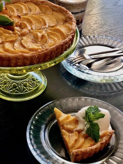 ピーチタルトがおいしい 夜中のキッチン By Cookeseus クックパッドブログ