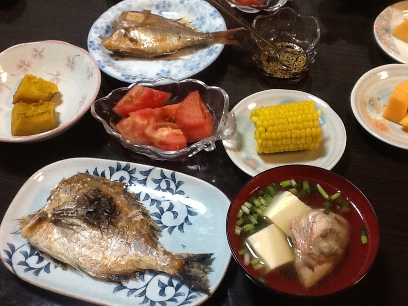 小鯛の塩焼きの夕飯 りかねそ日記 クックパッドブログ 小鯛の塩焼きの夕飯 りかねそ日記 クックパッドブログ