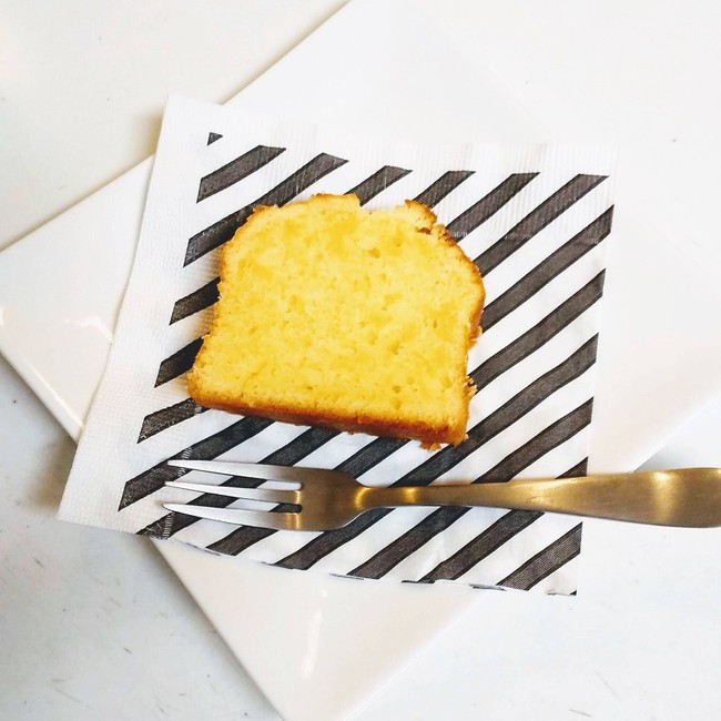 簡単絶品感動 レモンパウンドケーキ 試さないと損 クッキングシートのきれいな敷き方 瑠瑠 のjsライフ日記 クックパッドブログ