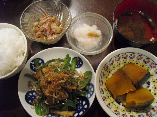じゃこピーマン かぼちゃの煮物 納豆 大根おろし ごはん めかぶのスープ 常々ごはん日記 クックパッドブログ