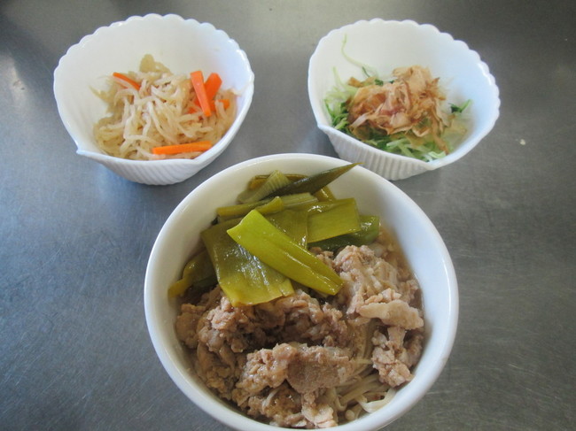 すき焼き風煮物と２種の副菜 かきいちの今日の昼ご飯 クックパッドブログ