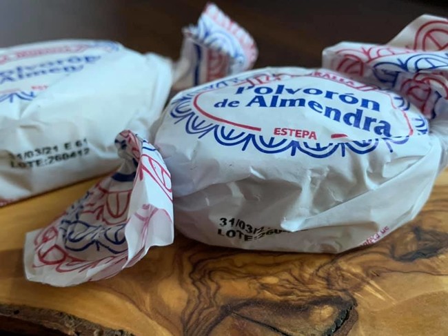 ポルボロン スペインの伝統クリスマスお菓子 シークレットスペイン食べ歩きブログ クックパッドブログ