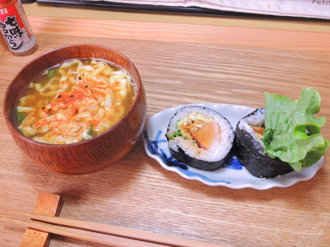 今日の昼食 鶏の照り焼き巻き ミニカレーうどん 昨日の晩酌日記 By青麺記 クックパッドブログ