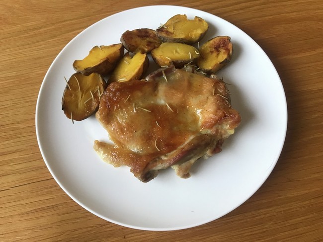 ローズマリーチキンとローズマリーポテト まりあっちのごはん日記 クックパッドブログ