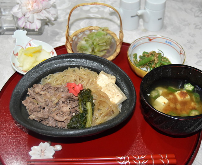 毎日の献立 丼 飯物 すき焼き風煮丼 Mielleの おうちご飯 クックパッドブログ