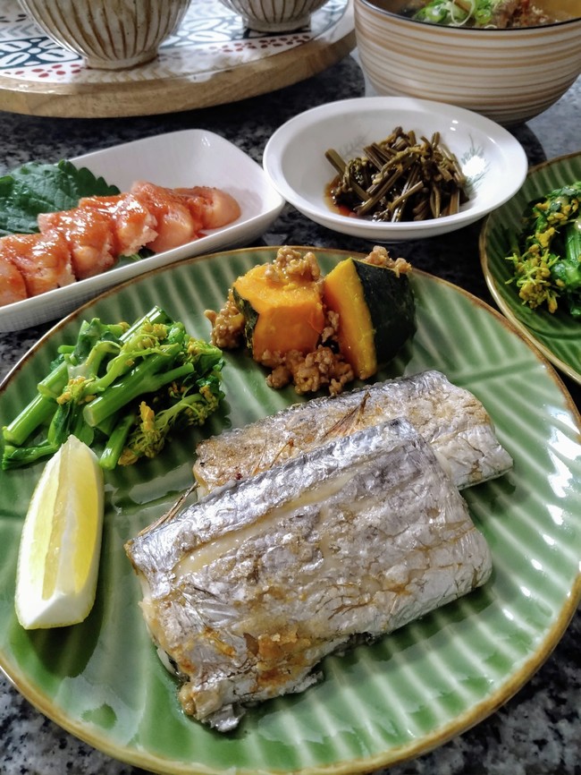 太刀魚の塩焼きとクリガニの味噌汁 ウマウマ亭 のお家ご飯 クックパッドブログ 太刀魚の塩焼きとクリガニの味噌汁 ウマウマ亭 のお家ご飯 クックパッドブログ
