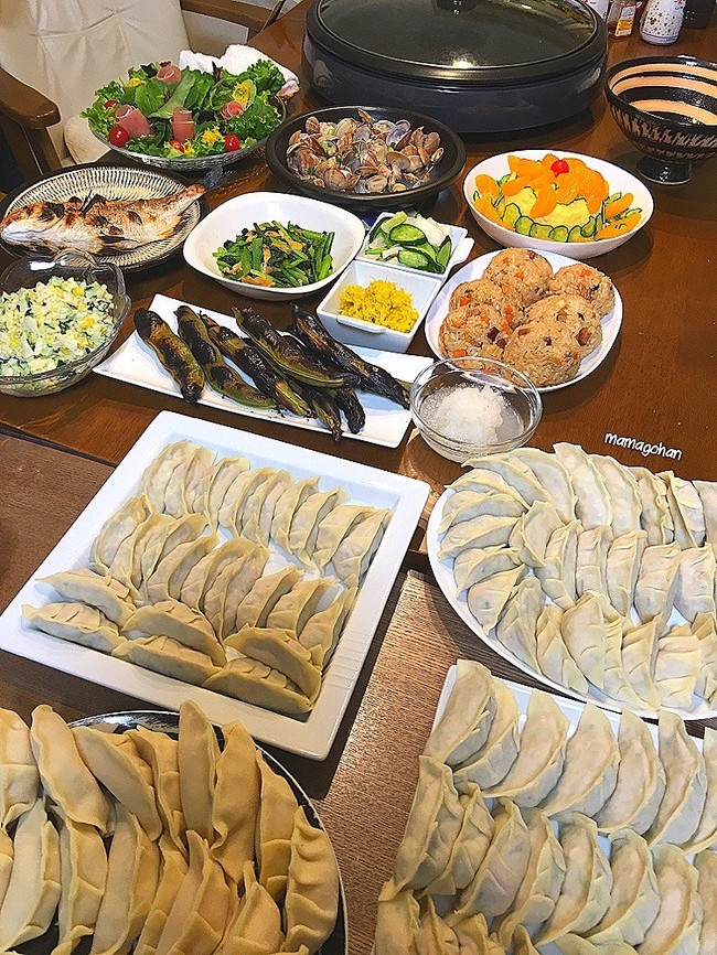 餃子パーティ ままごはん 改めばぁばまんまのごはん日記 クックパッドブログ 餃子パーティ ままごはん 改めばぁばまんまのごはん日記 クックパッドブログ