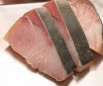 冬が旬 天然ぶりの選び方 のりんごの魚のネタ帳 クックパッドブログ