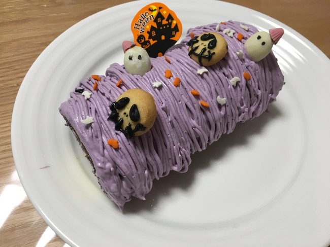 ハロウィンのロールケーキのデコレーション Ayachipの美味しい日記 クックパッドブログ