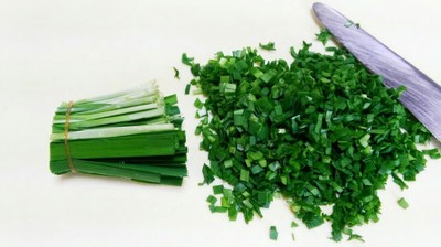 クックパッドニュース 裏ワザ にら がバラバラに飛び散らない切り方はコレ 毎日新聞