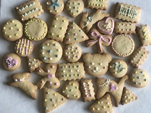 クックパッドニュース 子どもと一緒に作ろう チョコペンでかわいい デコレーションクッキー おうちで楽しむお菓子 Vol 5 毎日新聞