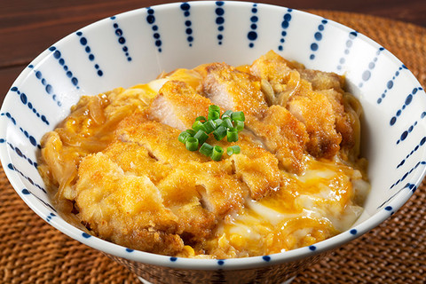 揚げ焼きで簡単 漫才コンビ 和牛が作る 半熟卵のカツ丼 和牛キッチン 神回ちょい見せします Vol 3 クックパッドニュース