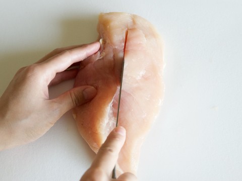 鶏ささみ 鶏胸肉を観音開きにする クックパッド料理の基本