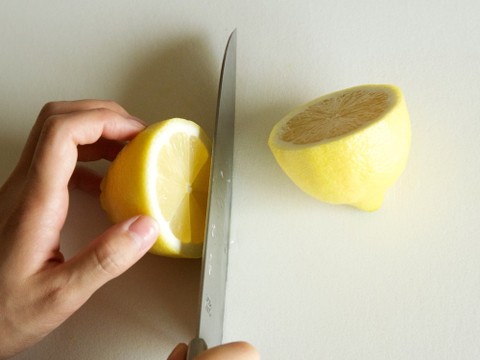 レモンのしぼり方 レモン汁の作り方 クックパッド料理の基本