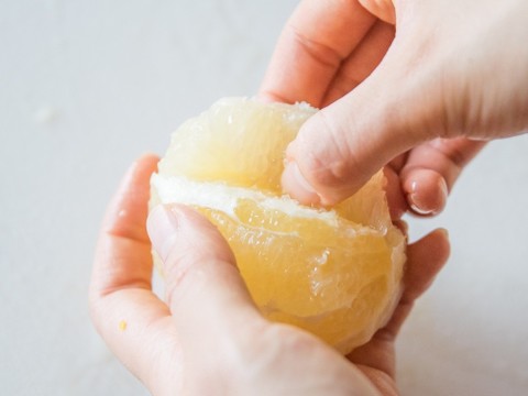 オレンジ グレープフルーツの皮のむき方 クックパッド料理の基本