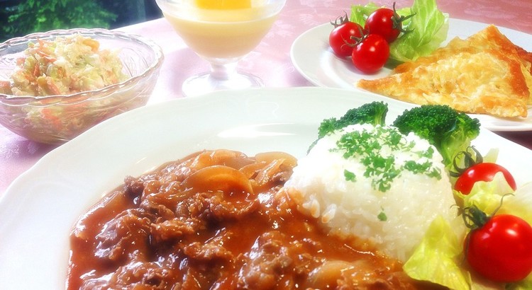 たった15分で完成!フライパンひとつでごちそうビーフストロガノフ❤