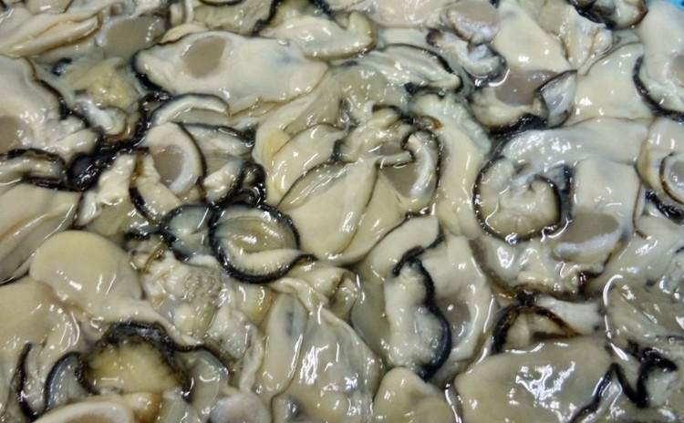 【冬のご馳走】 マグロの蒸寿司、牡蠣の摺り流し、ナタ割大根