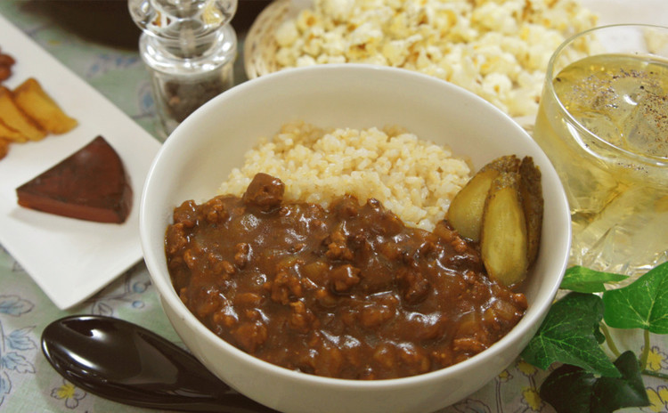 自宅で出来る『燻製キーマ玄米カレー』と燻製おつまみ&スパイスハイボール