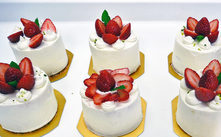 はじめてさんにも出来るキュートなミニストロベリーショートケーキ!