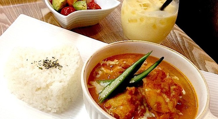 夏こそカレー!(日替わりプチスイーツ付き)