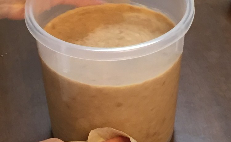 素材にこだわった手作り味噌!麦、米の合わせ味噌は11・12月の限定
