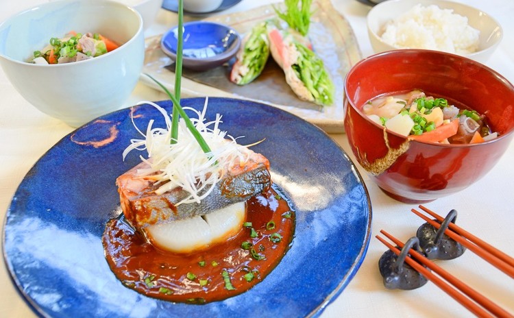 【ワラサの解体デモ付き】小洒落味噌煮&粕汁と居酒屋おつまみ3種♪