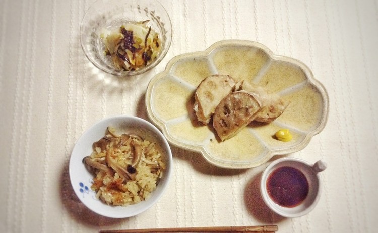 秋の食材 きのこの炊き込みご飯とれんこんのはさみ揚げ