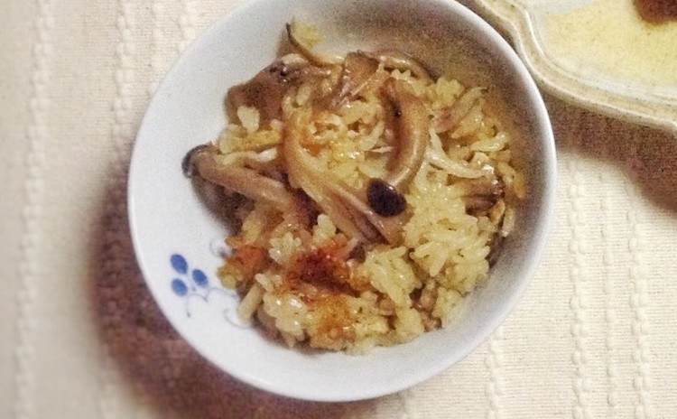 秋の食材 きのこの炊き込みご飯とれんこんのはさみ揚げ
