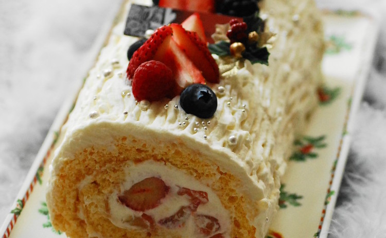 クリスマスケーキ特別レッスン★いちごたっぷりのふわふわブッシュドノエル