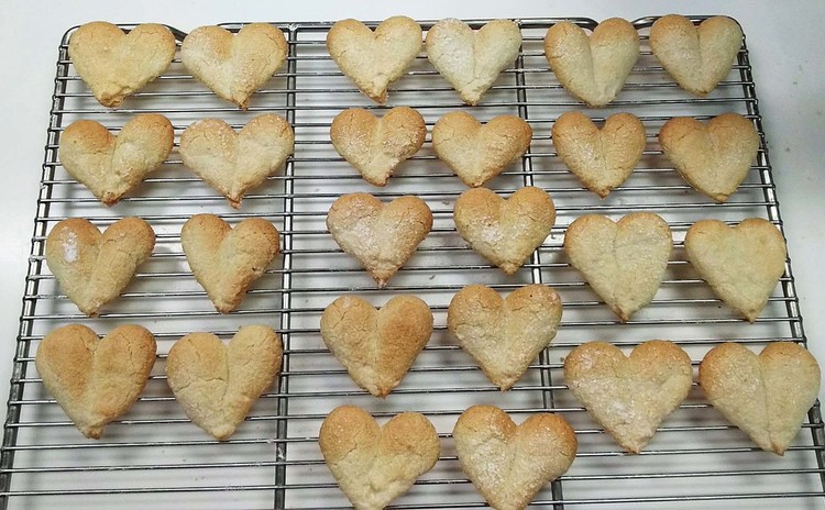 アーモンド生地とヘーゼルナッツ生地の美味しいハートのダクワーズ ❤❤