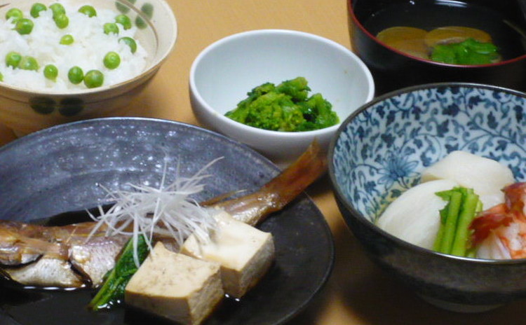 煮魚 海老とカブの炊合せ 菜の花辛子和え 豆ごはん あさりの吸い物