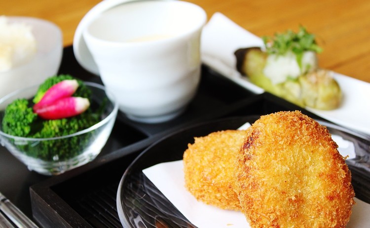 リバイバル!愛され牛肉コロッケと完璧な茶碗蒸し!夜あり!