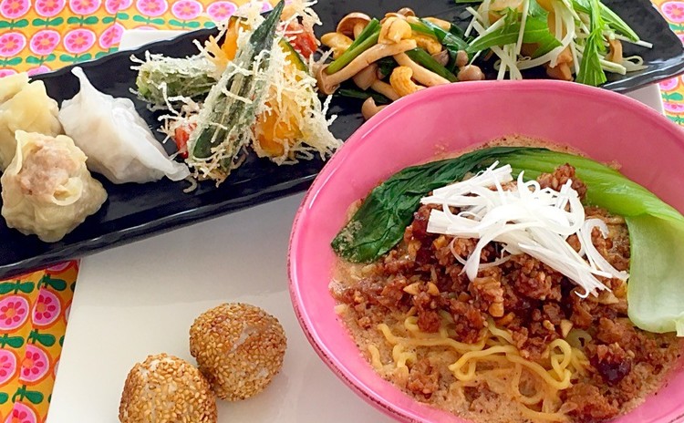 皮から手作り☆本格焼売と海老餃子にクセになる担々麺の中華プレート全7品