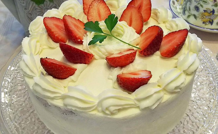 はじめてさんにも出来るふんわりしっとりのストロベリーショートケーキ!